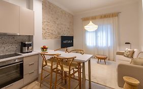 Votsala Deluxe & Modern Apartments In Piraeus